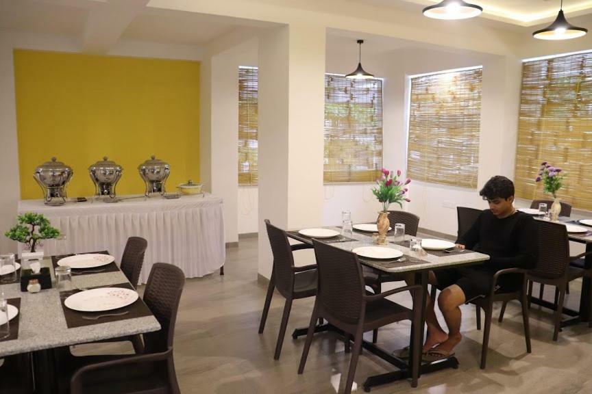 פונה Emerald Vista Luxury Suites מראה חיצוני תמונה
