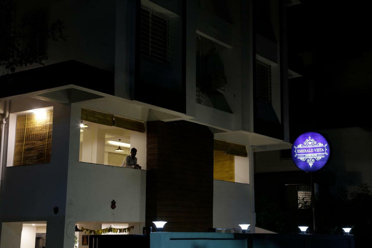 פונה Emerald Vista Luxury Suites מראה חיצוני תמונה