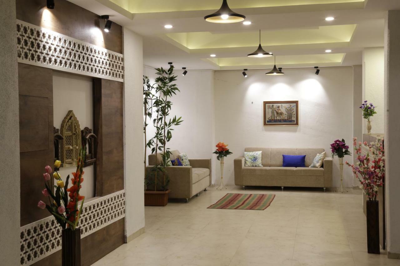 פונה Emerald Vista Luxury Suites מראה חיצוני תמונה