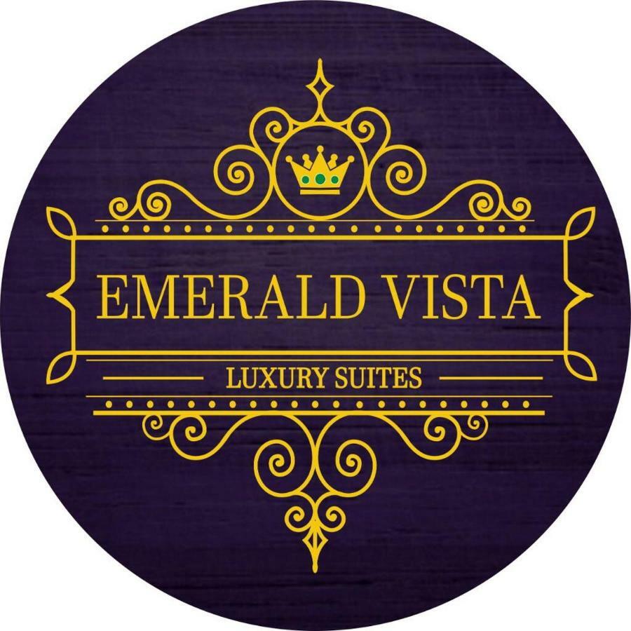 פונה Emerald Vista Luxury Suites מראה חיצוני תמונה