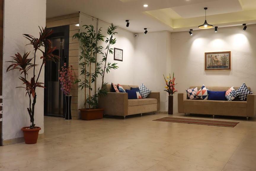 פונה Emerald Vista Luxury Suites מראה חיצוני תמונה