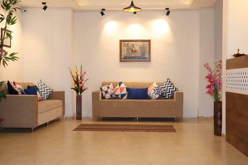 פונה Emerald Vista Luxury Suites מראה חיצוני תמונה