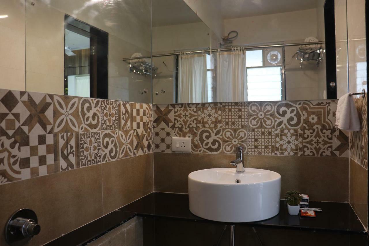 פונה Emerald Vista Luxury Suites מראה חיצוני תמונה